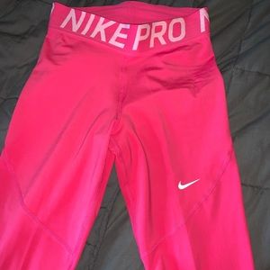 Nike Pro women’s leggings
